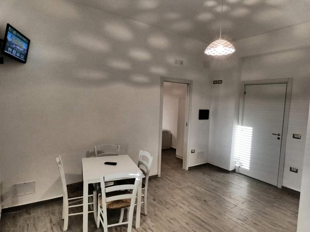 La Casa Di Nonna Nennella Apartment ซานตามาเรีย ดิ กาสเตลลาบาเต ภายนอก รูปภาพ
